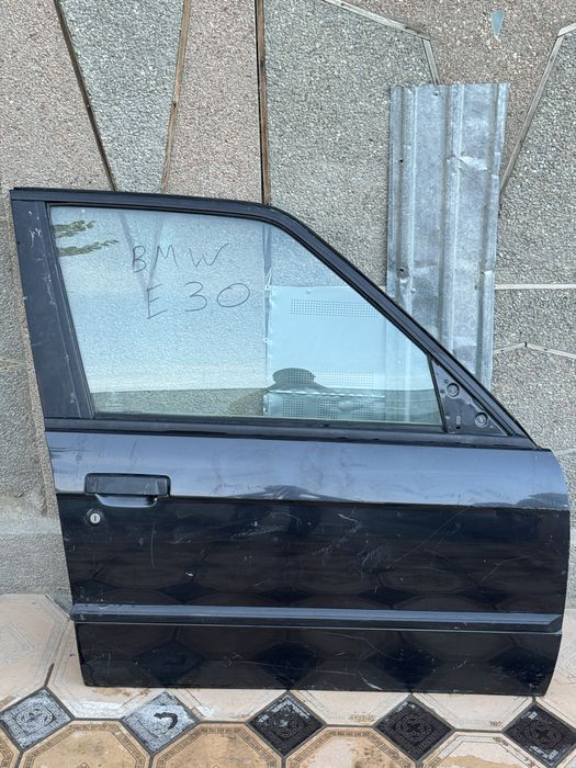BMW E30 правая передняя дверь