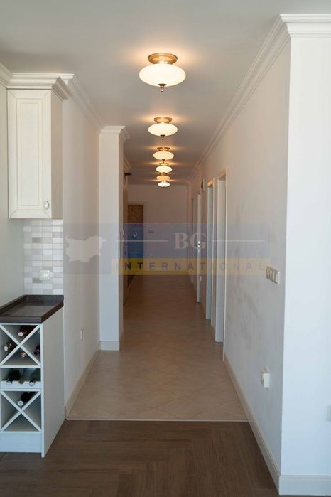 Продава се Многостаен апартамент в Черноморец - 270 кв.м за 794 €/кв.м - Снимка #3
