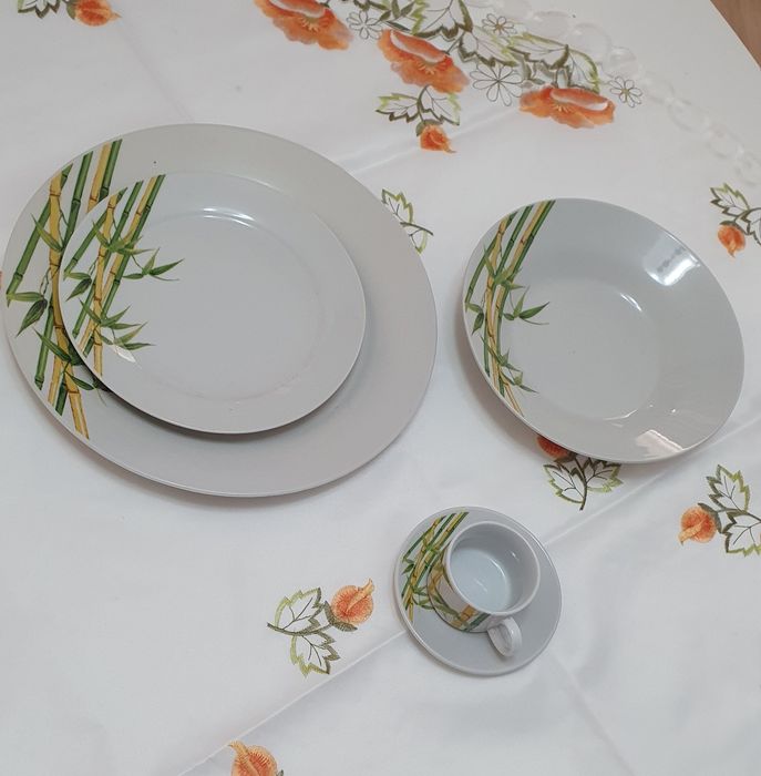 Set de farfurii si ceșcuțe 6 persoane