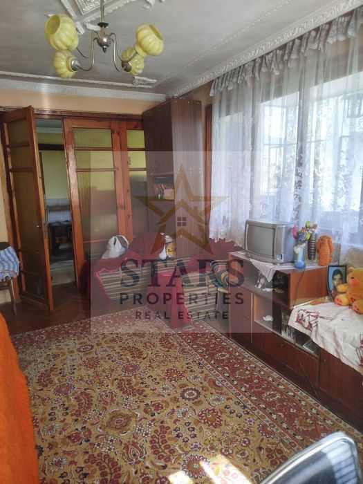 Продажба Къща гр. Ветрино - с. Белоградец 360m² и двор 600m²