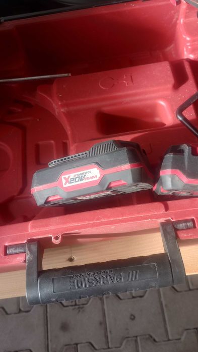 Polizir unghiular cu baterie Parkside