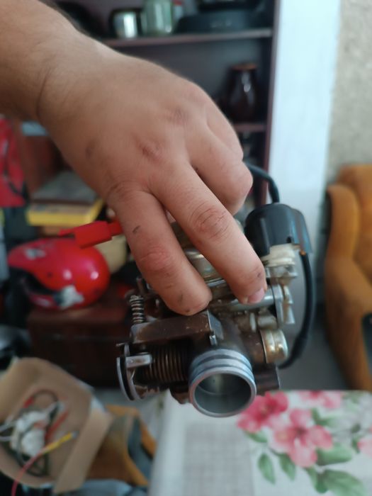 Карбуратор за четиритактови мотори