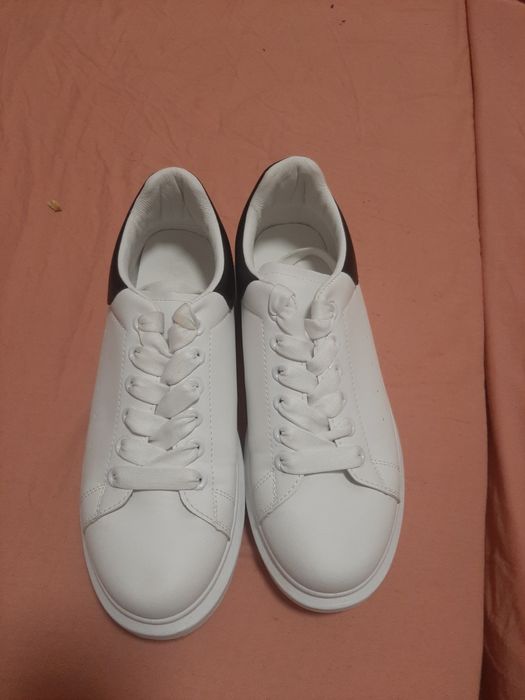 Adidași băieți de vanzare
