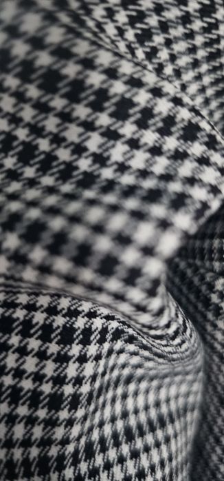 Продам костюм брючный в клетку