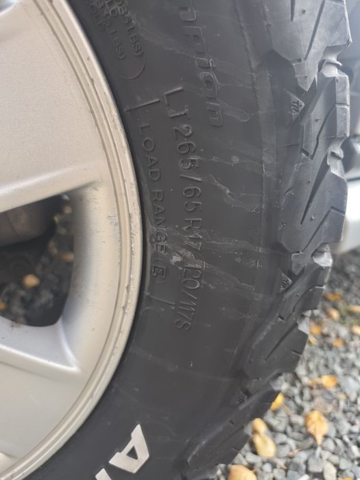 Продам резина 265,65,R17