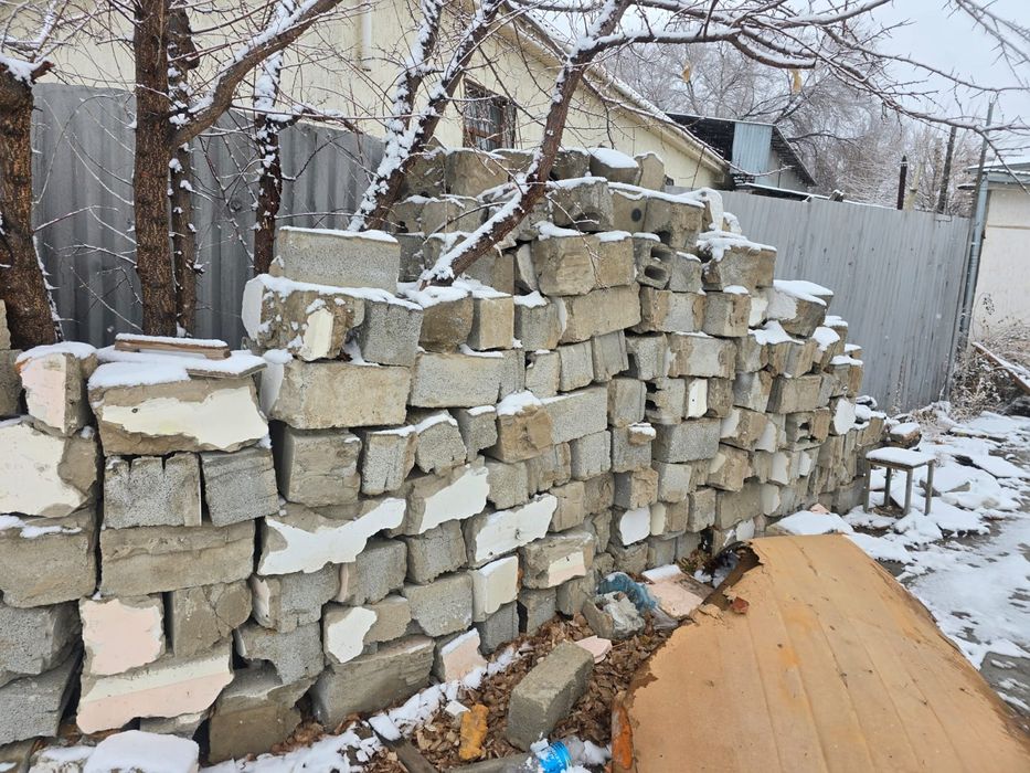 Продаются б/у пескоблоки по 90 тг