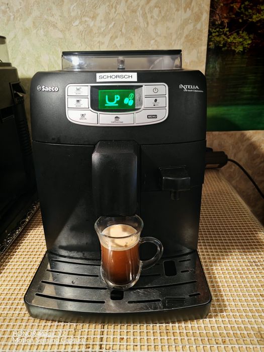 Saeco HD8753 intelia One Touch Capuchino
Made in Italy
Внос от чужбина