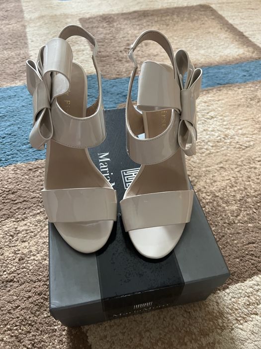 Босоножки.  Босоножки