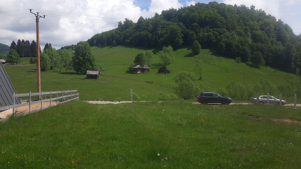 Teren frumos Dambovicioara Valea Urdii