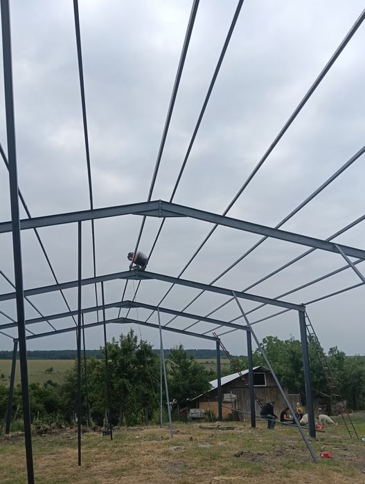 Vând hale si structuri metalice.
Acestea sunt pe diferite dimensiuni i