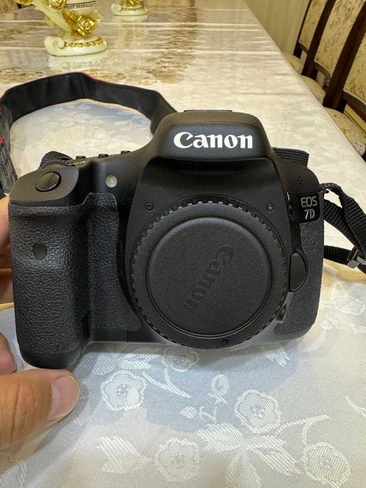 Продается фотоаппарат Canon 7D