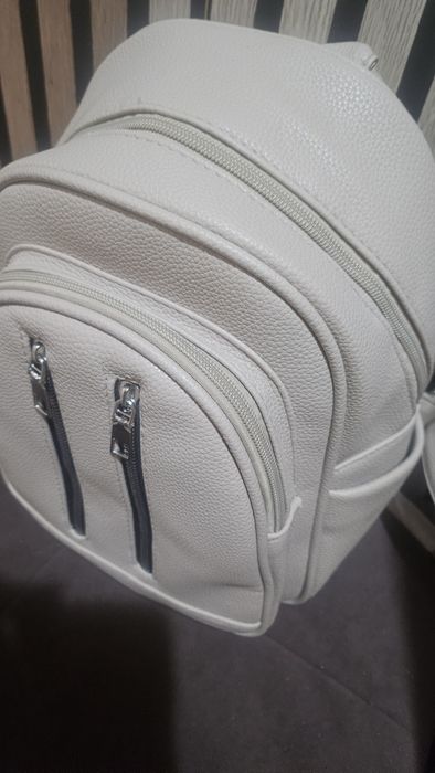 Дамска бежава раница