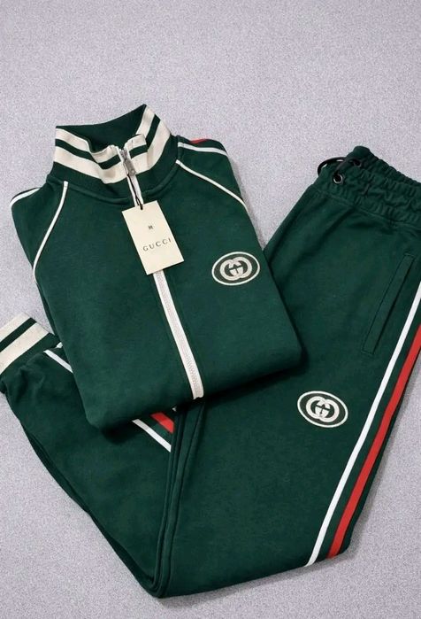 Trening de bărbat model nou