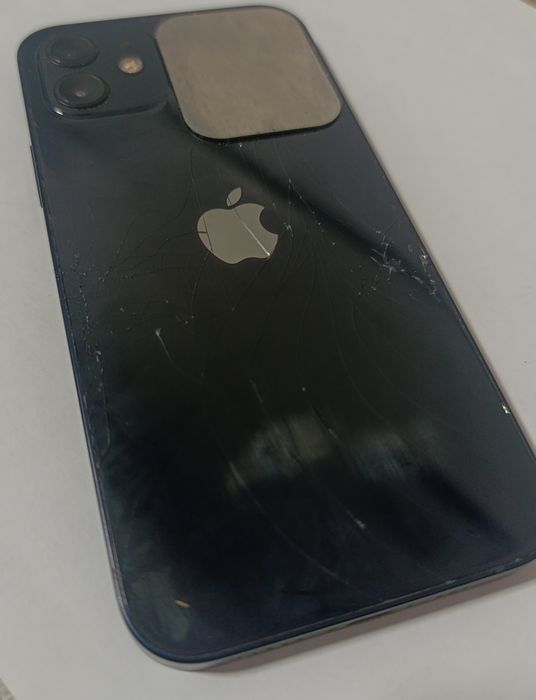 Продам Айфон 12 на 128гб