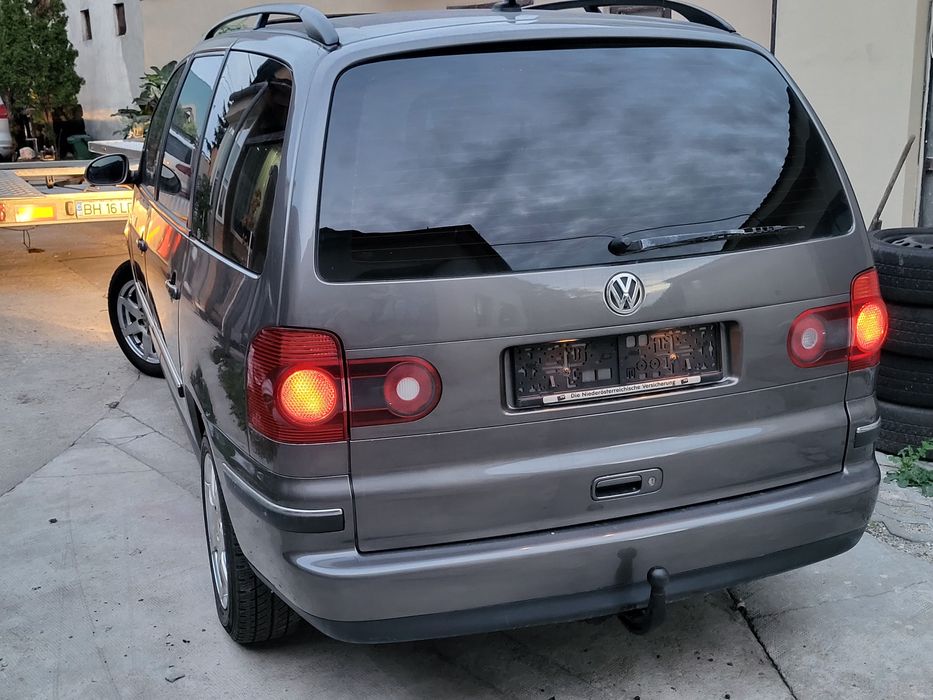 Sharan Anul 2010 1.9 tdi 116cp 7 locuri Automat Trapa Carlig