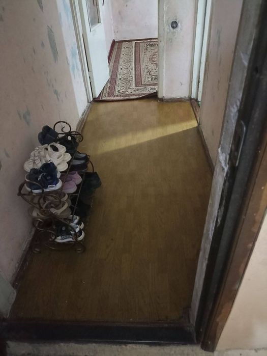 Срочно сотилади метро станция 3