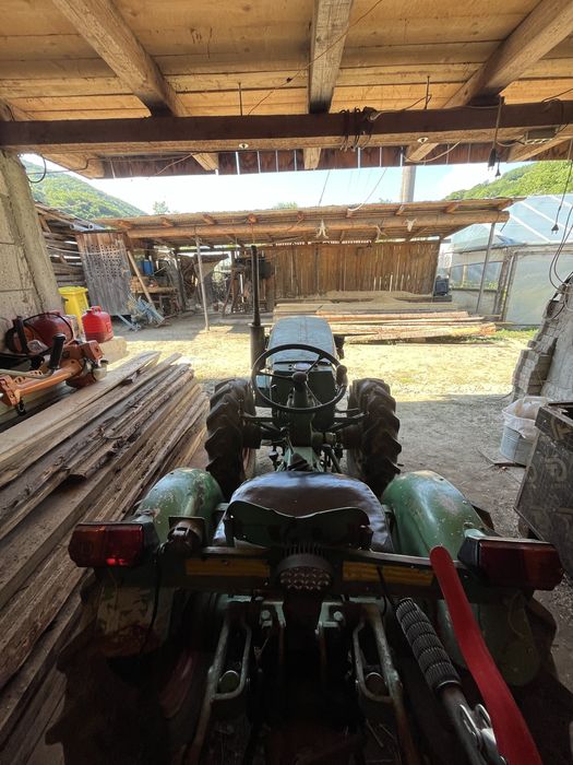 Se vinde acest tractor holder