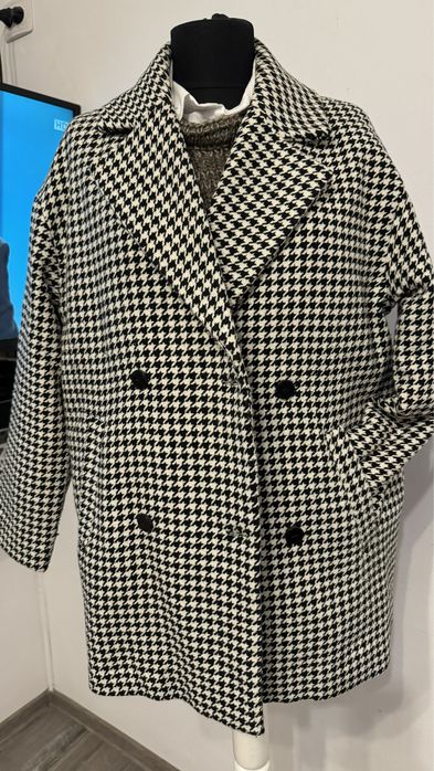 Palton dama model carouri