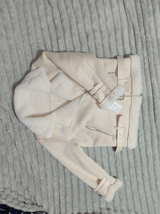 Бежевая дублёнка новая