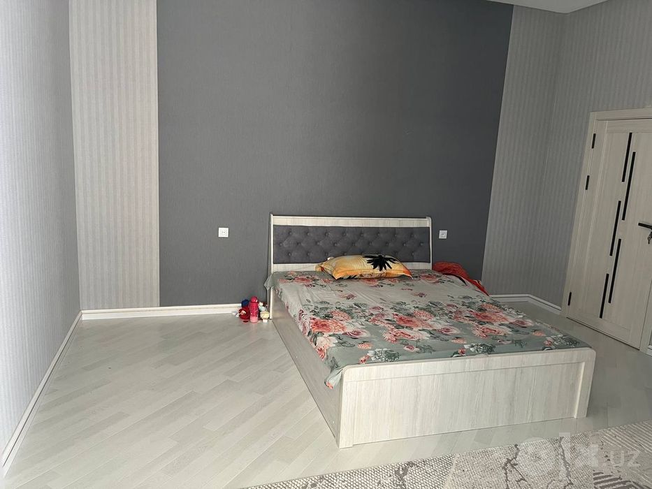 Keles Kirovda 1.6 sotix 6 xonali xonadon sotilvotti