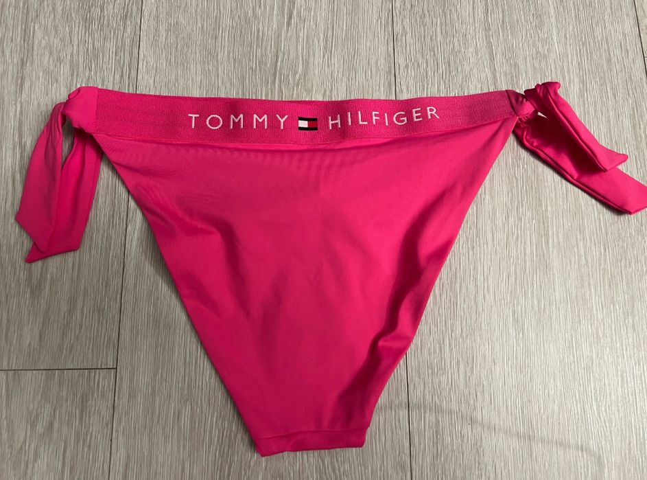 Нов бански Tommy hilfiger