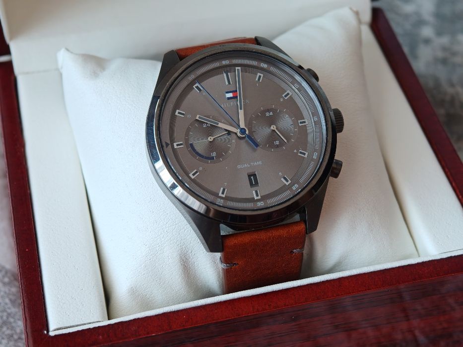 Часовник Tommy hilfiger