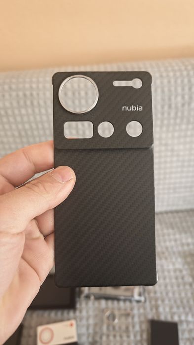 Продавам ZTE Nubia z70s ultra