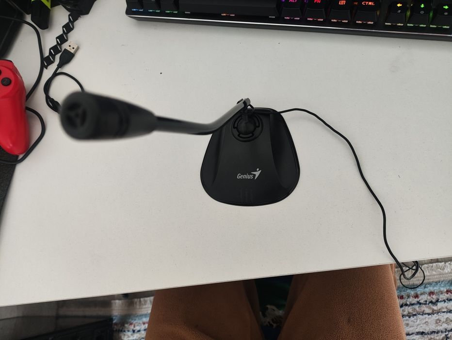 Микрофон от компании Genius