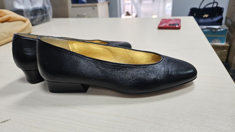 Продам женские туфли