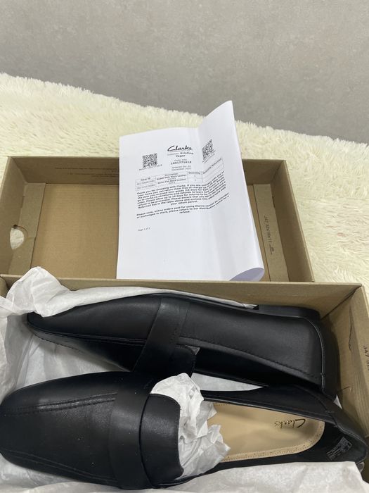 Женские черные туфли clarks