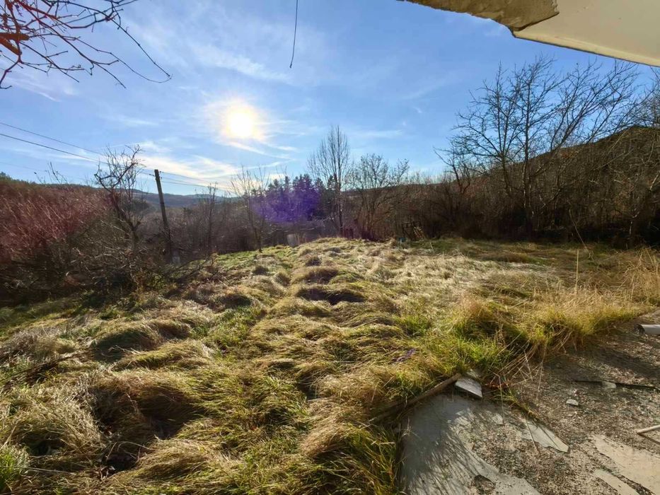 Продава се Къща в с. Златуша, Област София-област - 180 кв.м за 723 €/кв.м - Снимка #2