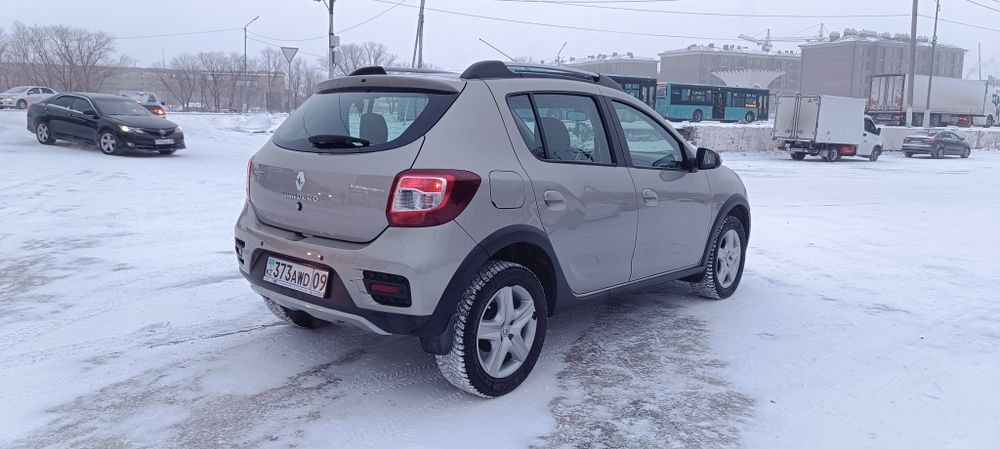 Продаю Рено Сандеро степвей