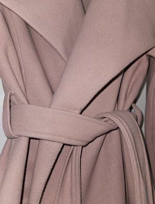 Чисто нови палта , розово и синьо