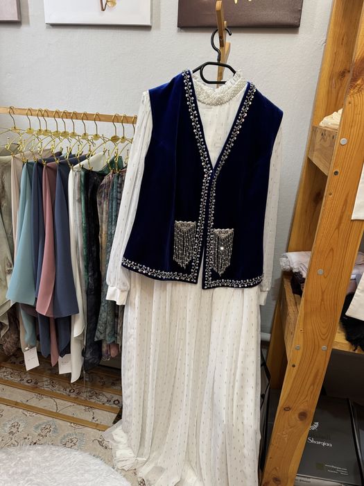 Қазақша кәжекей көйлегімен