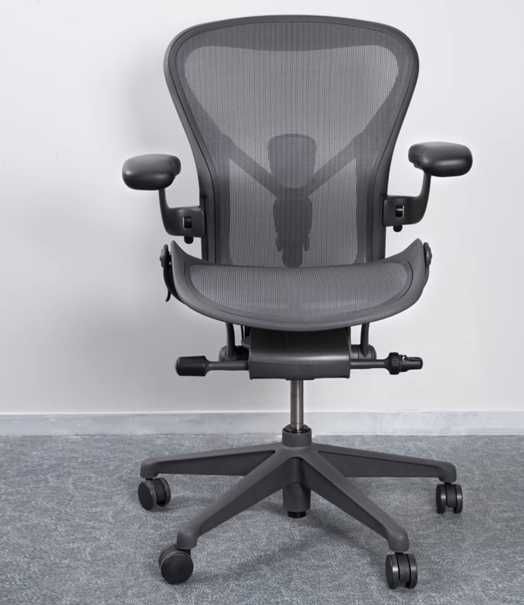 Кресло руководителя Herman Miller Aeron