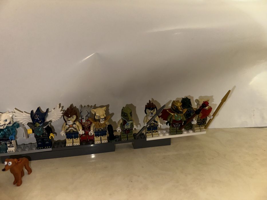 Продам минифигурки Лего