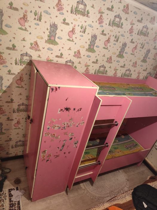 Двухьярусная кровать