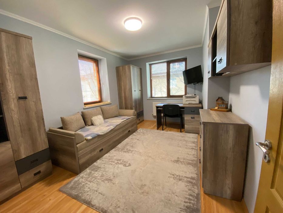 Продава се Четиристаен апартамент в Добрич, Център - 130 кв.м за 1001 €/кв.м - Снимка #2