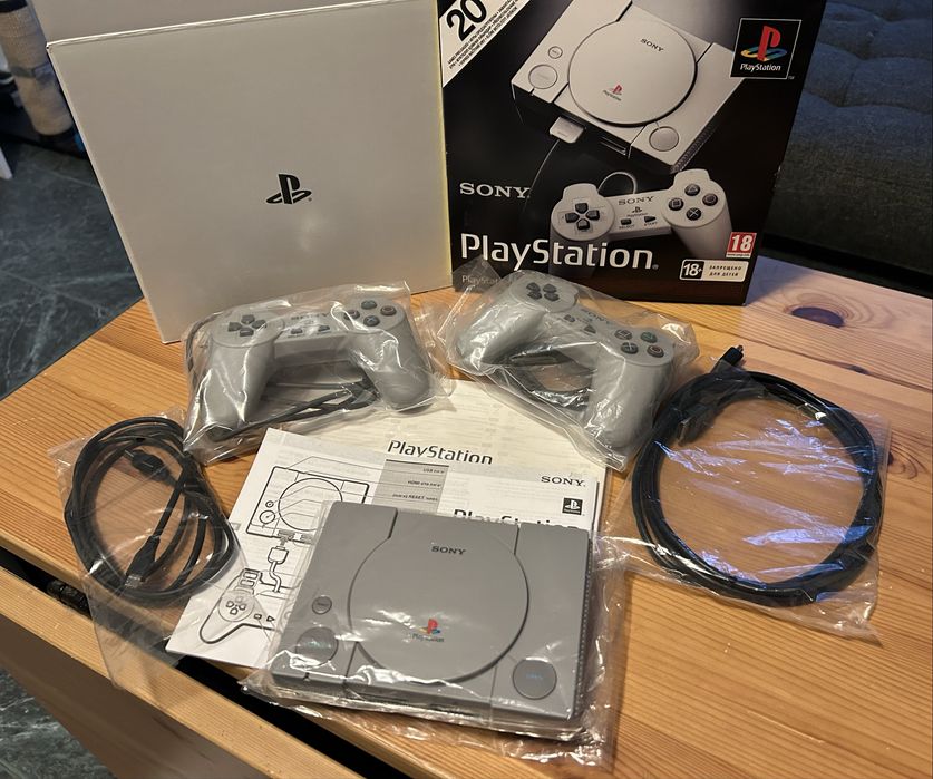 Playstation Classic - Original, complet, 2 controllere, cablu HDMI