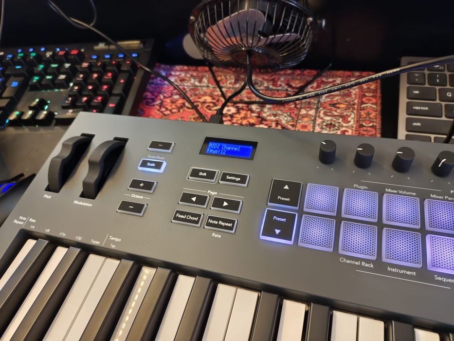 Claviatura Novation Launchkey 37 MK4