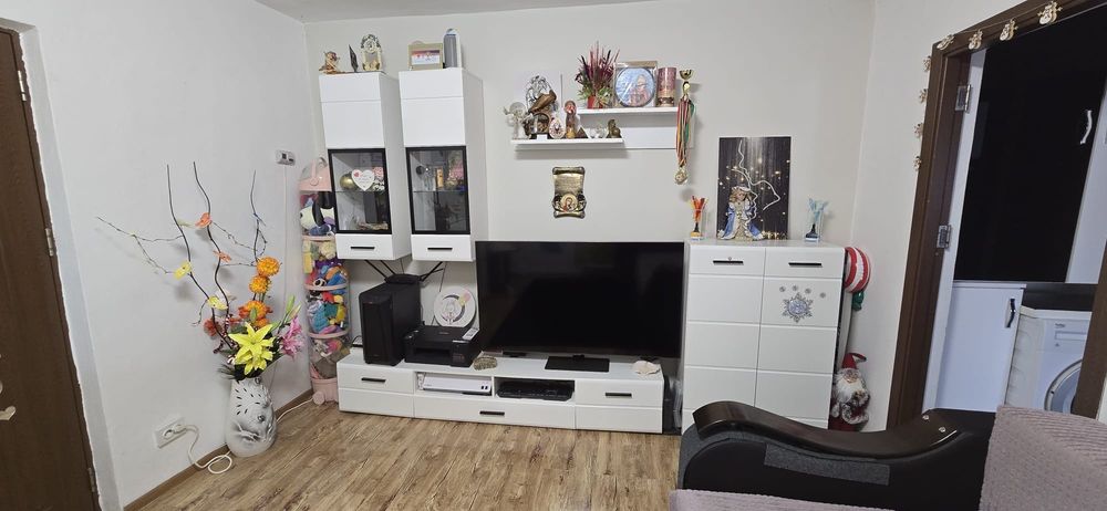 Apartament decomandat 3 camere, Etaj 1, Mobilat și utilat(SUPERB)