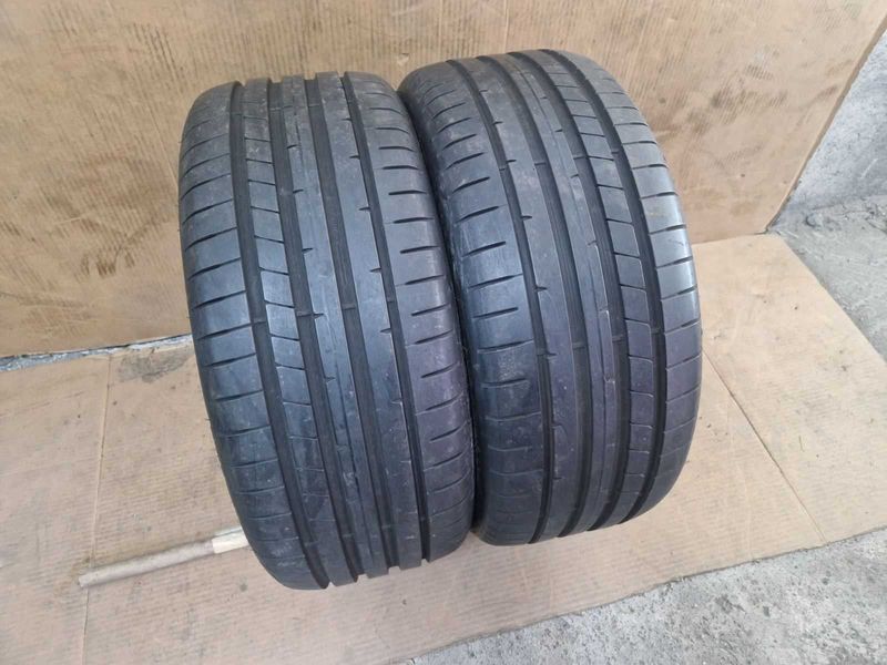2 Dunlop R18 225/40
летни гуми
DOT5117
