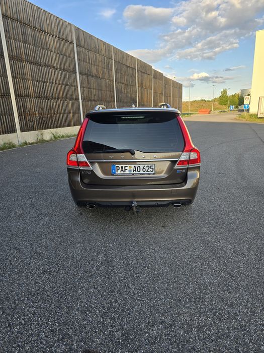 VOLVO V70 2015 — imagine 3