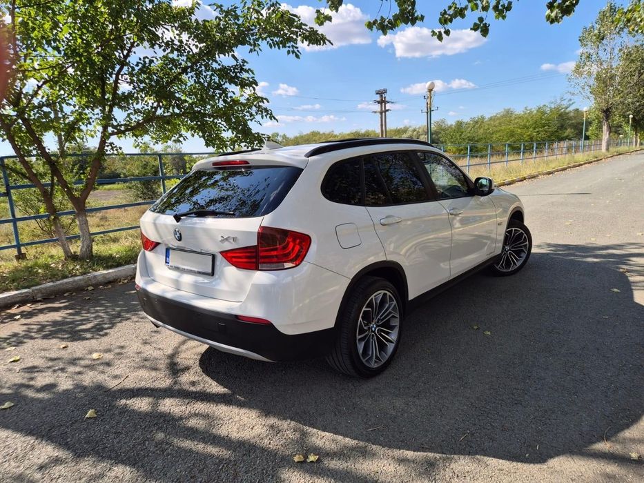 BMW X1 2011 — imagine 5