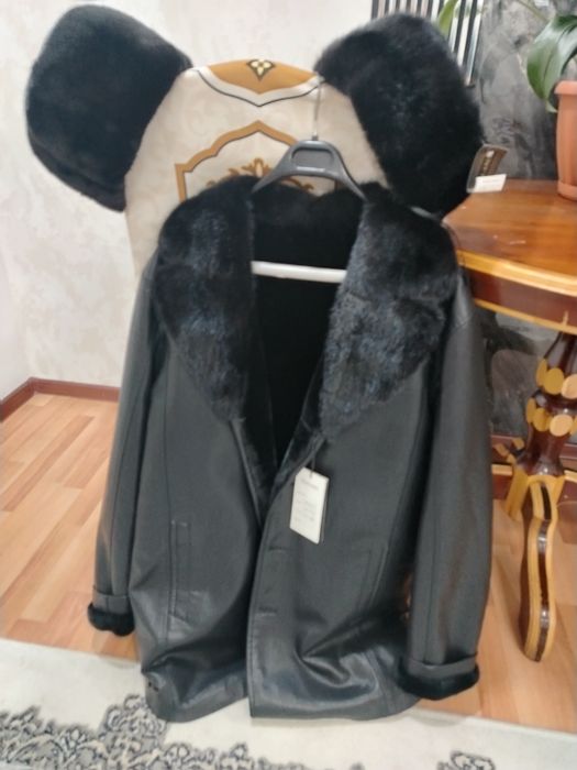 Дубленка и 2 норковые шапки