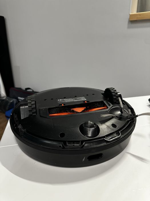 Продам Робот пылесос xiaomi Mi Robot Vacuum-Mop P