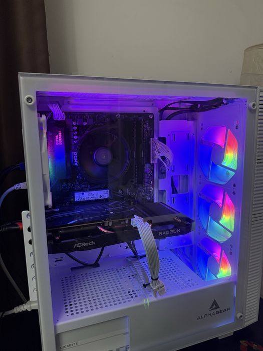 AMD Ryzen 5 5600 3.5GHz, 16GB DDR4, 1TB SSD, RX 6600 8GB GDDR6