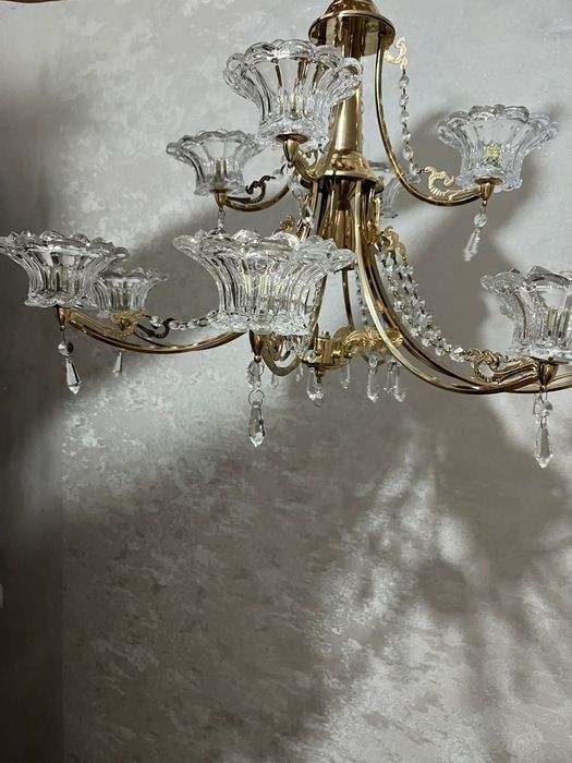 Люстра для зала, двеннадцати рожковая