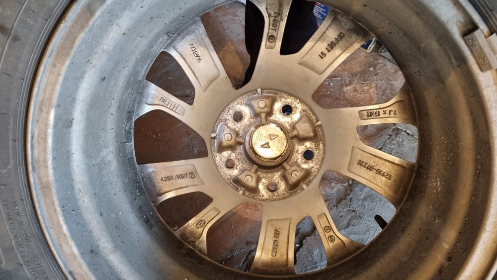 Продам диски с резинои