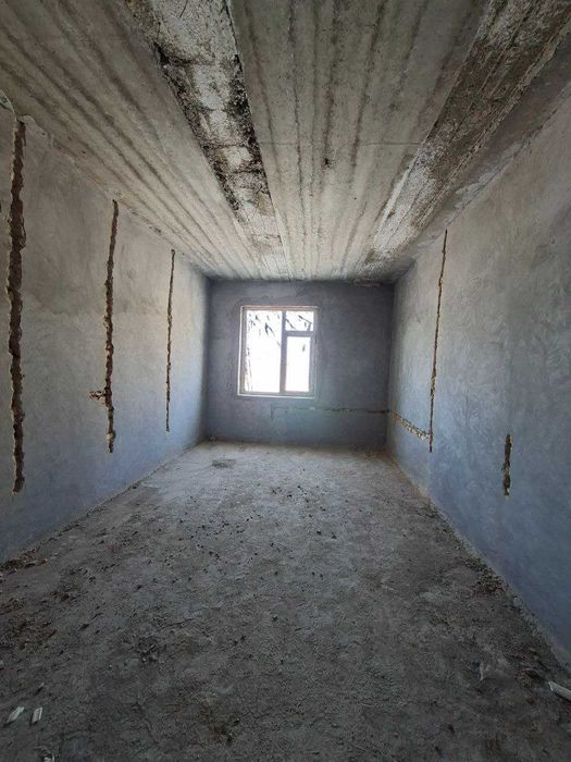 3х комнатная квартира 124кв/м в состоянии коробки, Микрорайон